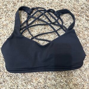 Lululemon Free to Be Wild Women’s Sports Bra in Black size 2